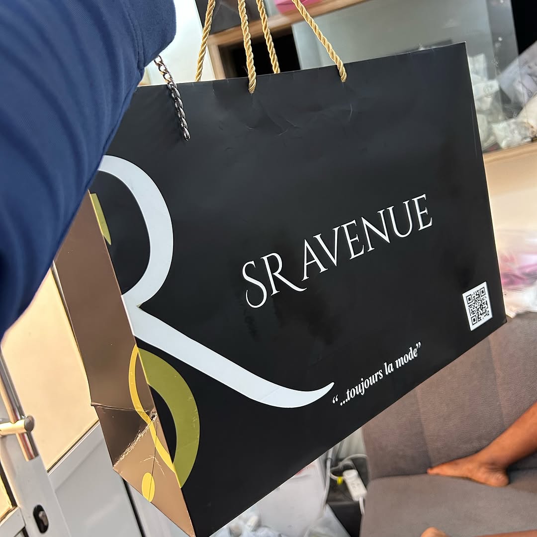 Customized high best quality top branded custom souvenir gift shopping paper bag design and printing in Lagos, Abuja, Nigeria, Africa.