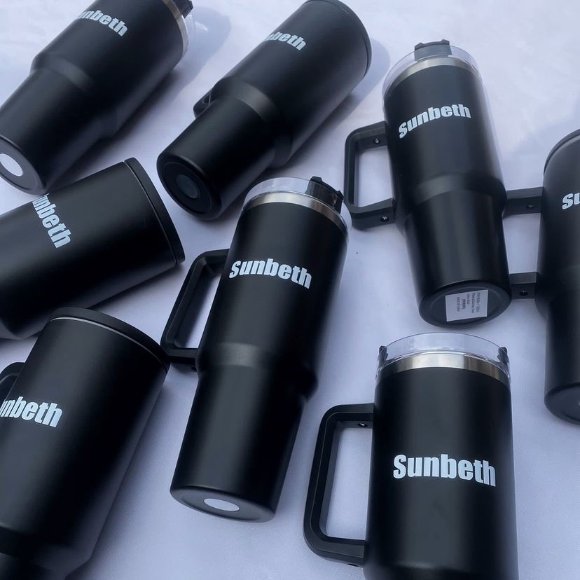 Customized high top quality custom branded company office corporate 40oz vacuum mug tumbler souvenir gift item design and printing in Lagos, Abuja, Nigeria, Africa