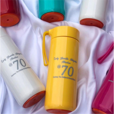 High top best quality customized branded custom retractable luxury premium non spill thermal suction mug design and printing in Lagos, Abuja, Nigeria, Africa.